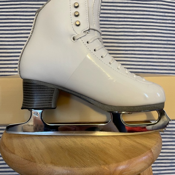 NEW Without Box Jackson Debut Figure Skates Size 6.5R - Picture 9 of 12